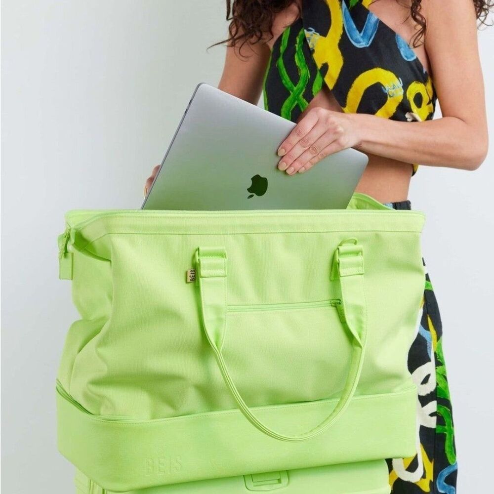 Béis The Weekender in Citron Green Travel Bag sold out color - Picture 4 of 7